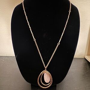 Elegant Gold and Pink Pendant Necklace